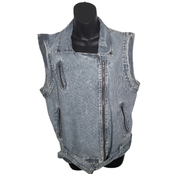 OLIVE + OAK ACID WASH DENIM MOTO VEST - Picture 5 of 6